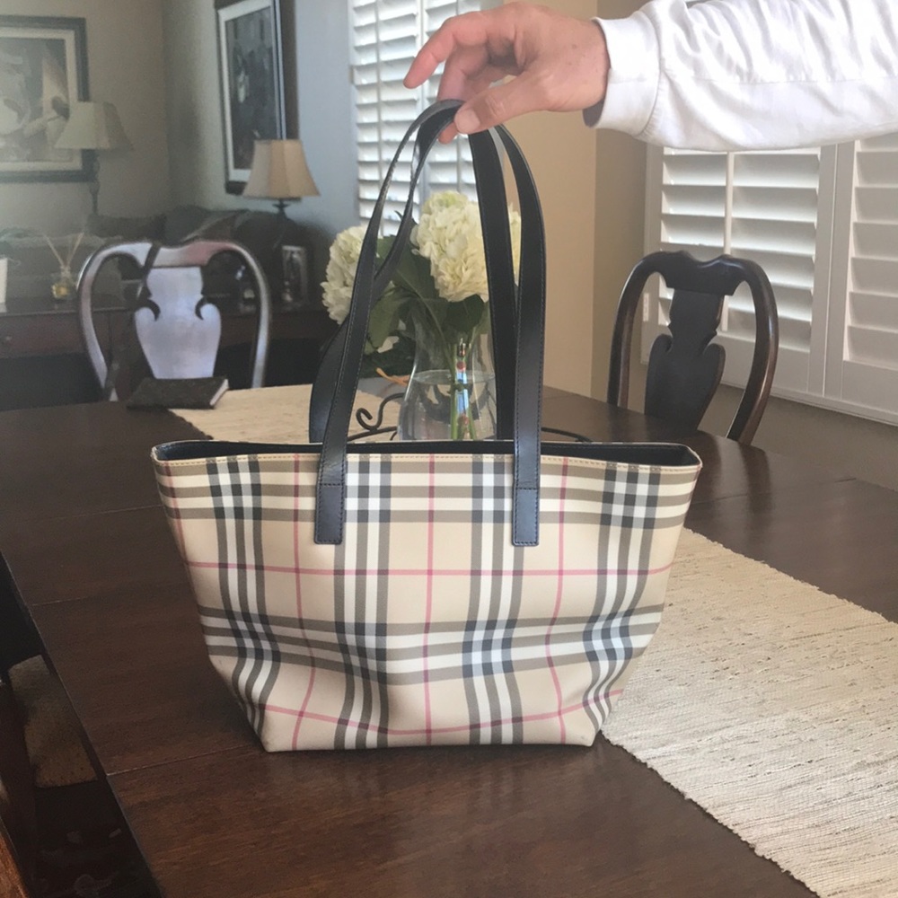 Burberry purse